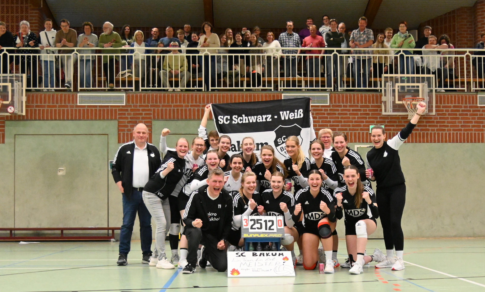  Volleyball | Ein Dorf rockt die Landesliga – Bakums Volleyballerinnen feiern Meisterschaft
