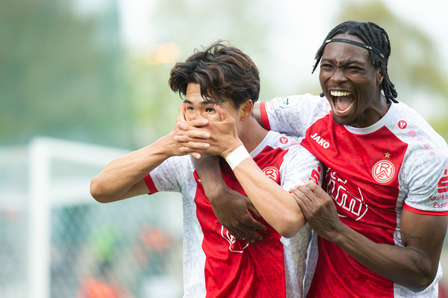 Rot-Weiss Essen bleibt nach Ruhrderbysieg, dem VfL Osnabrück auf den Fersen